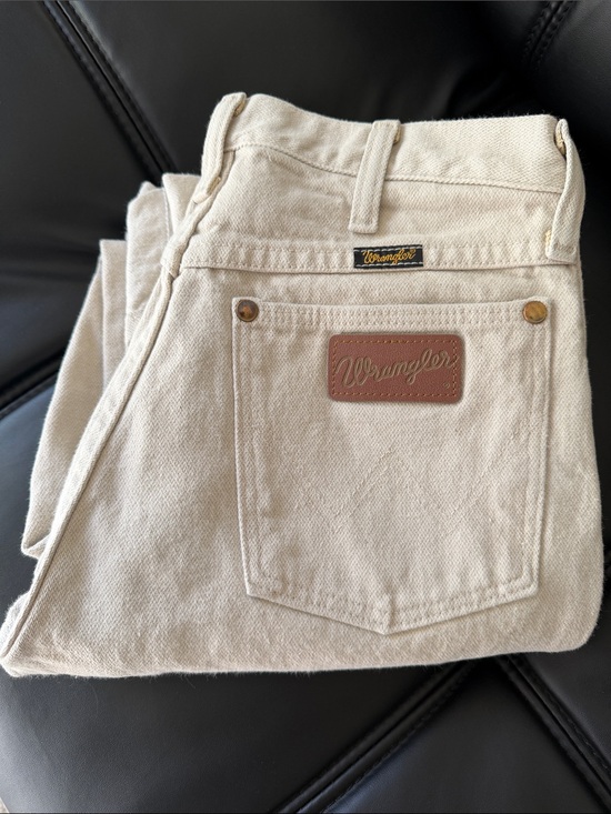 Wrangler Denim - Wrangler Neutral Cream Denim Jeans with Leather Patch